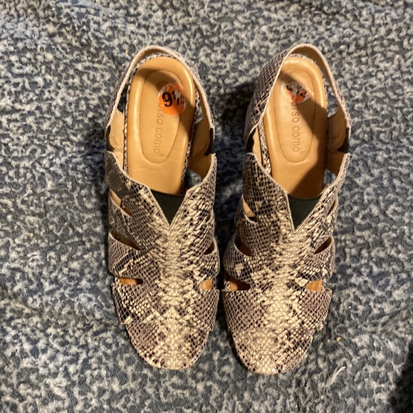 EUC Snake Print Open Toe Heels - Picture 2 of 6